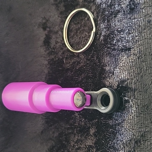 🆕️ Car spring emergency escape hammer, window breaker, and seat belt cutter - Picture 3 of 4